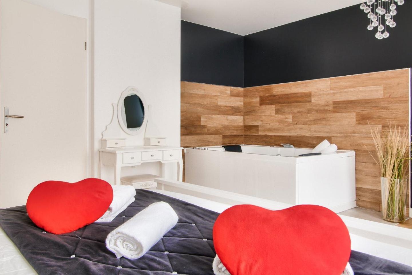 123Home - Suite & Spa Xl Montévrain Dış mekan fotoğraf